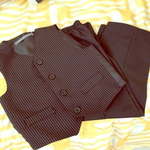 Boys black & white vest/dress pants set Size 5
